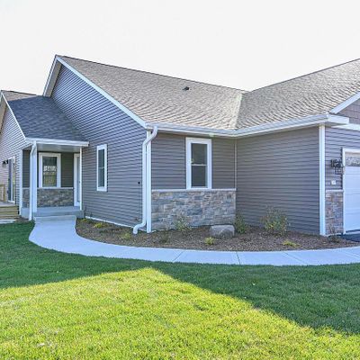 306 N Trailview Circle, Waterford, WI 53185