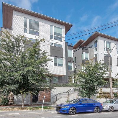 3062 Sw Avalon Way, Seattle, WA 98126