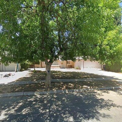 3064 W Alamos Ave, Fresno, CA 93722