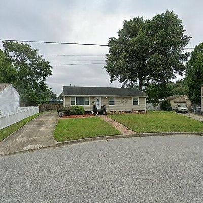 31 Leicester Ter, Hampton, VA 23666