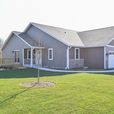 312 N Trailview Circle, Waterford, WI 53185