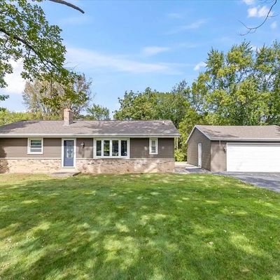 26636 Long Lake Rd, Waterford, WI 53185