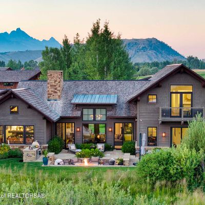 2700 W Peregrine Ln, Jackson, WY 83001