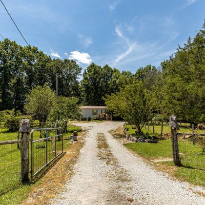 2812 Bolton Rd, Columbia, TN 38401