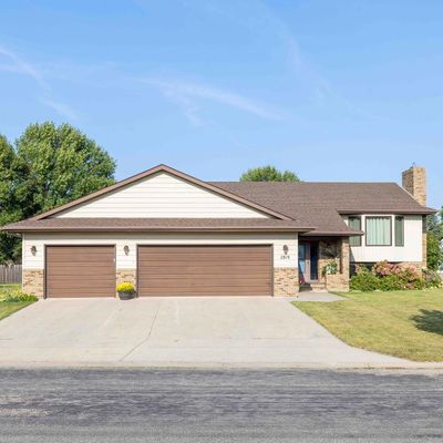 2819 30 Th St S, Moorhead, MN 56560