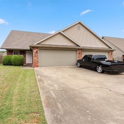 2821 Ponchartrain St, Springdale, AR 72764