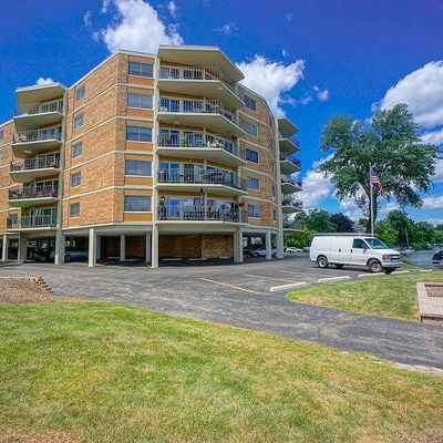 333 N Lake Rd, Unit 407, Oconomowoc, WI 53066