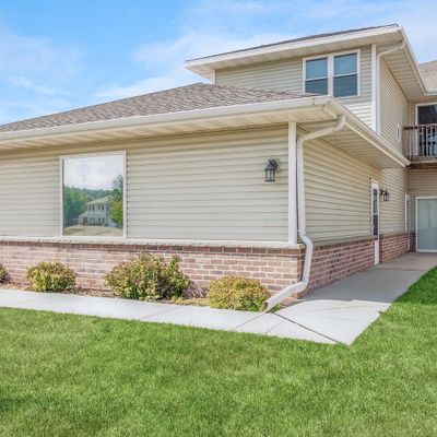 334 Brookside Dr, Unit 8, Mayville, WI 53050