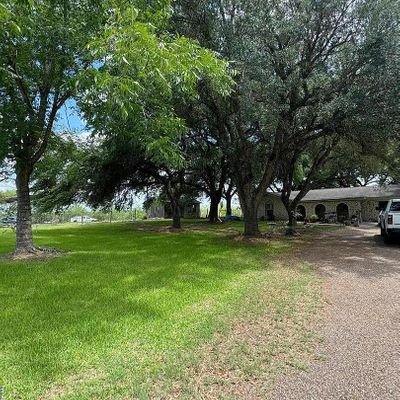 3358 Highway 281, George West, TX 78022