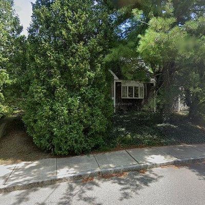 34 R Newfield St, Plymouth, MA 02360