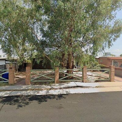 3533 E 27 Th St, Tucson, AZ 85713