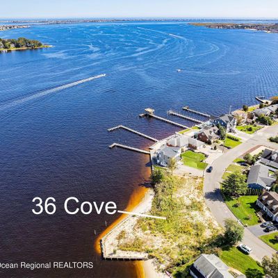 36 Cove Rd W, Bayville, NJ 08721