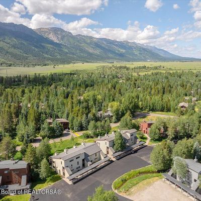 3675 N Teton Drive, Wilson, WY 83014