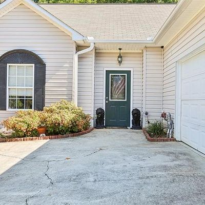 3676 Misty Oak Dr, Flowery Branch, GA 30542