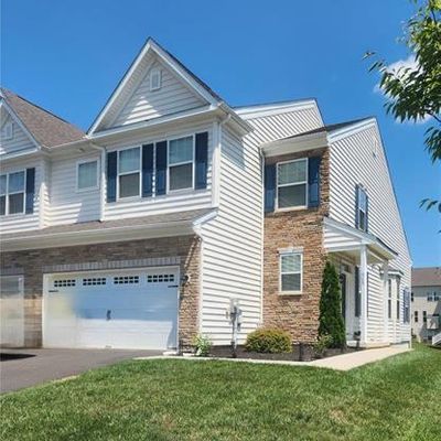 369 Redclover Ln, Allentown, PA 18104