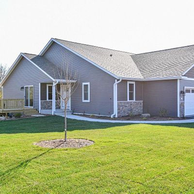 313 N Trailview Circle, Waterford, WI 53185