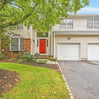 32 Carriage Ln, Ridgewood, NJ 07450