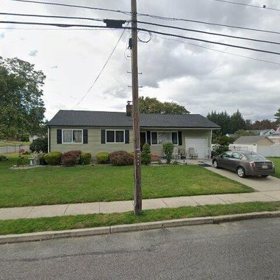 32 N Bellmawr Ave, Bellmawr, NJ 08031