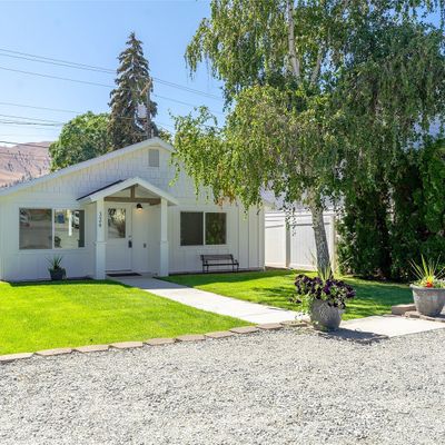 324 E Nixon Ave, Chelan, WA 98816