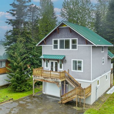 330 Keechelus Dr, Snoqualmie Pass, WA 98068