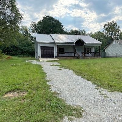 330 Summit Dr, Bolivar, TN 38008