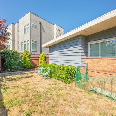 3316 W Government Way, Seattle, WA 98199