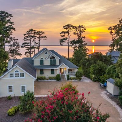 4028 Martins Point Rd, Kitty Hawk, NC 27949