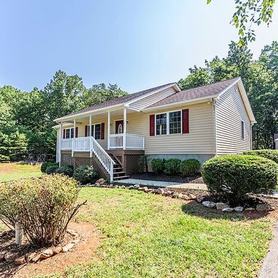 404 Courtland Dr, Appomattox, VA 24522