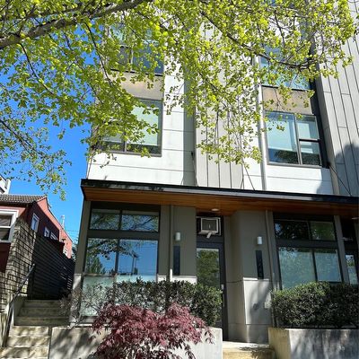 4044 California Avenue Sw, Seattle, WA 98116