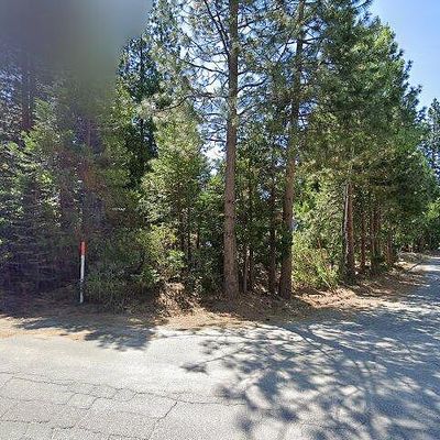 41010 Putt Rd, Emigrant Gap, CA 95715