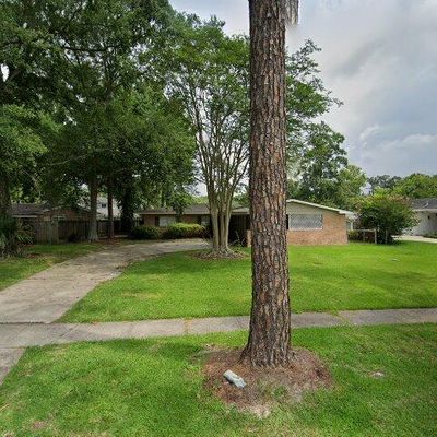 4144 Strand Dr, Baton Rouge, LA 70809