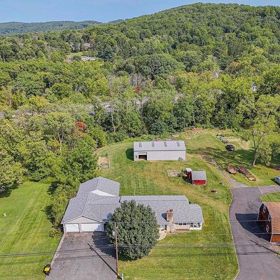 4146 Shimerville Rd, Emmaus, PA 18049