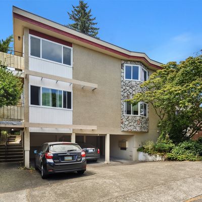 4267 N Woodland Park Avenue, Seattle, WA 98103