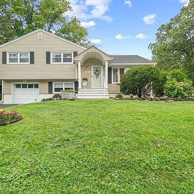 428 Pascack Rd, Township Of Washington, NJ 07676