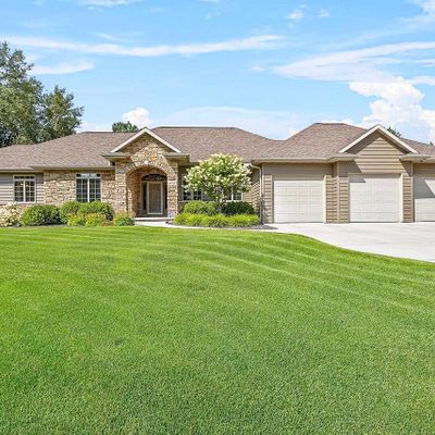 4317 Forest Ridge Dr, Suamico, WI 54313