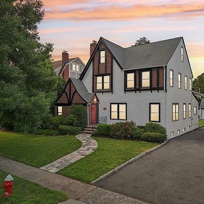 38 Stephen St, Montclair, NJ 07042