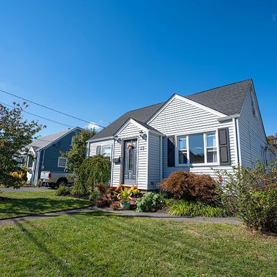 39 Alberta Dr, Saddle Brook, NJ 07663