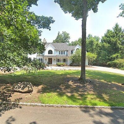 39 Brook Rd, Upper Saddle River, NJ 07458