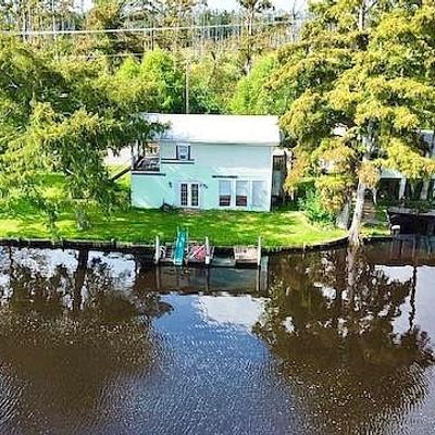 3933 Barrett Ln, Westlake, LA 70669