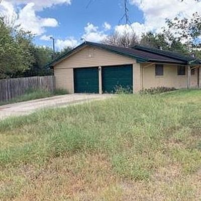 3939 Harvey Ln, Robstown, TX 78380