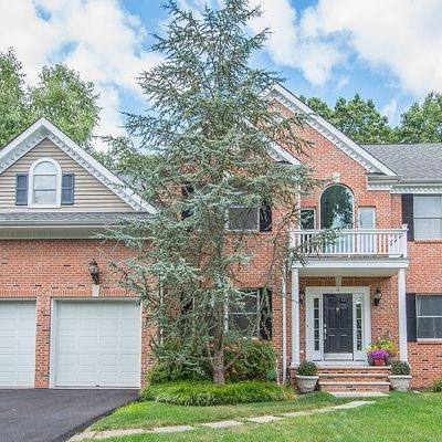 4 Bridle Ct, Mountain Lakes, NJ 07046