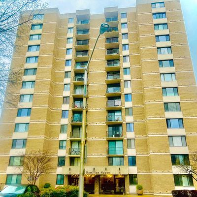 4 Monroe St #4 1004, Rockville, MD 20850