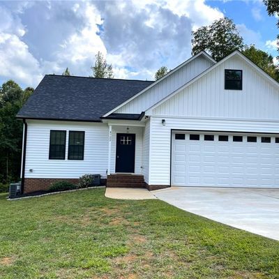 4722 Emerald Dr, Liberty, NC 27298