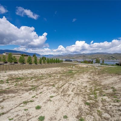 48 Loretta Ln, Chelan, WA 98816