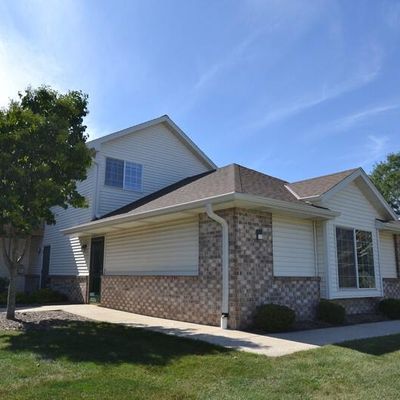 4881 W Maple Leaf Cir, Milwaukee, WI 53220