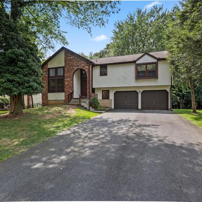 50 Colleen Cir, Ewing, NJ 08638