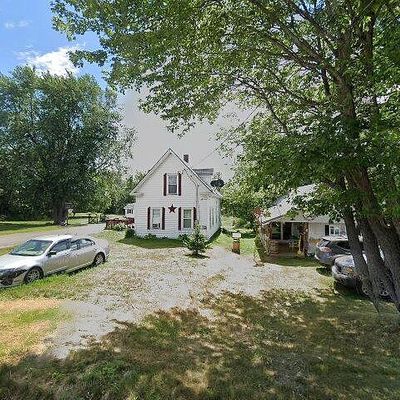 50 Pleasant St, Hartland, ME 04943