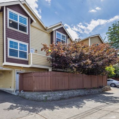 5033 12th Avenue Ne, Seattle, WA 98105