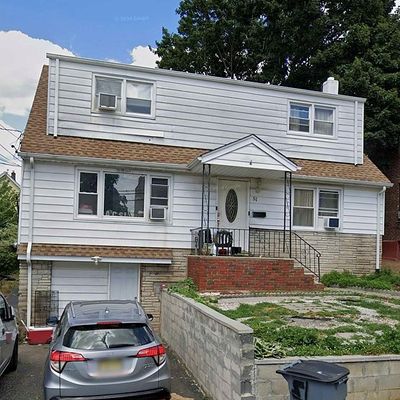 51 Autumn St, Lodi, NJ 07644