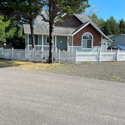 440 Seashore St Sw, Ocean Shores, WA 98569